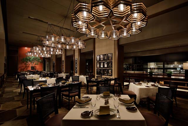 Oakdoor Dining Interior