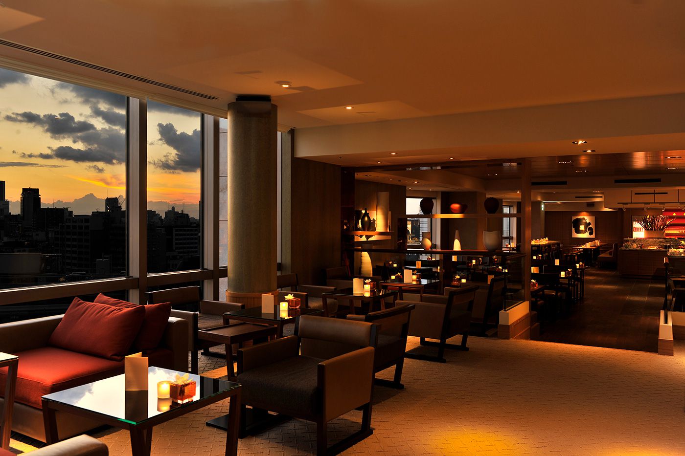 Grand Club Lounge 1
