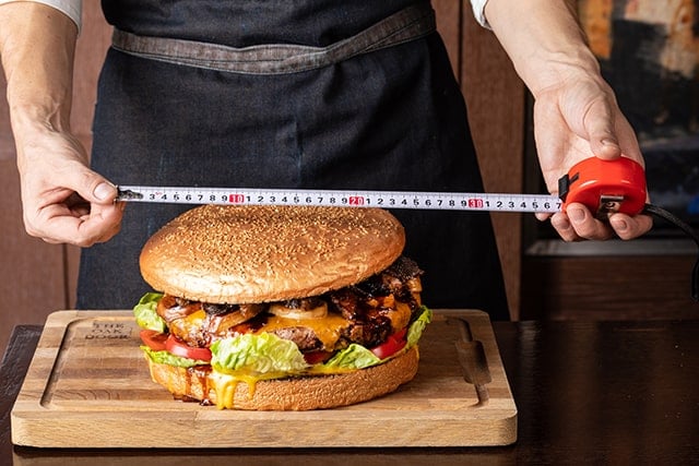 The Oak Door Golden Giant Burger measuring 640
