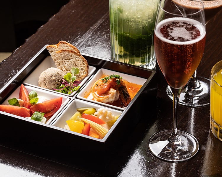 Maduro Jazz Lounge Restaurants At A Luxurious Roppongi