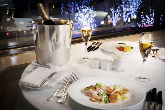 Illumination Champagne Dinner Stay
