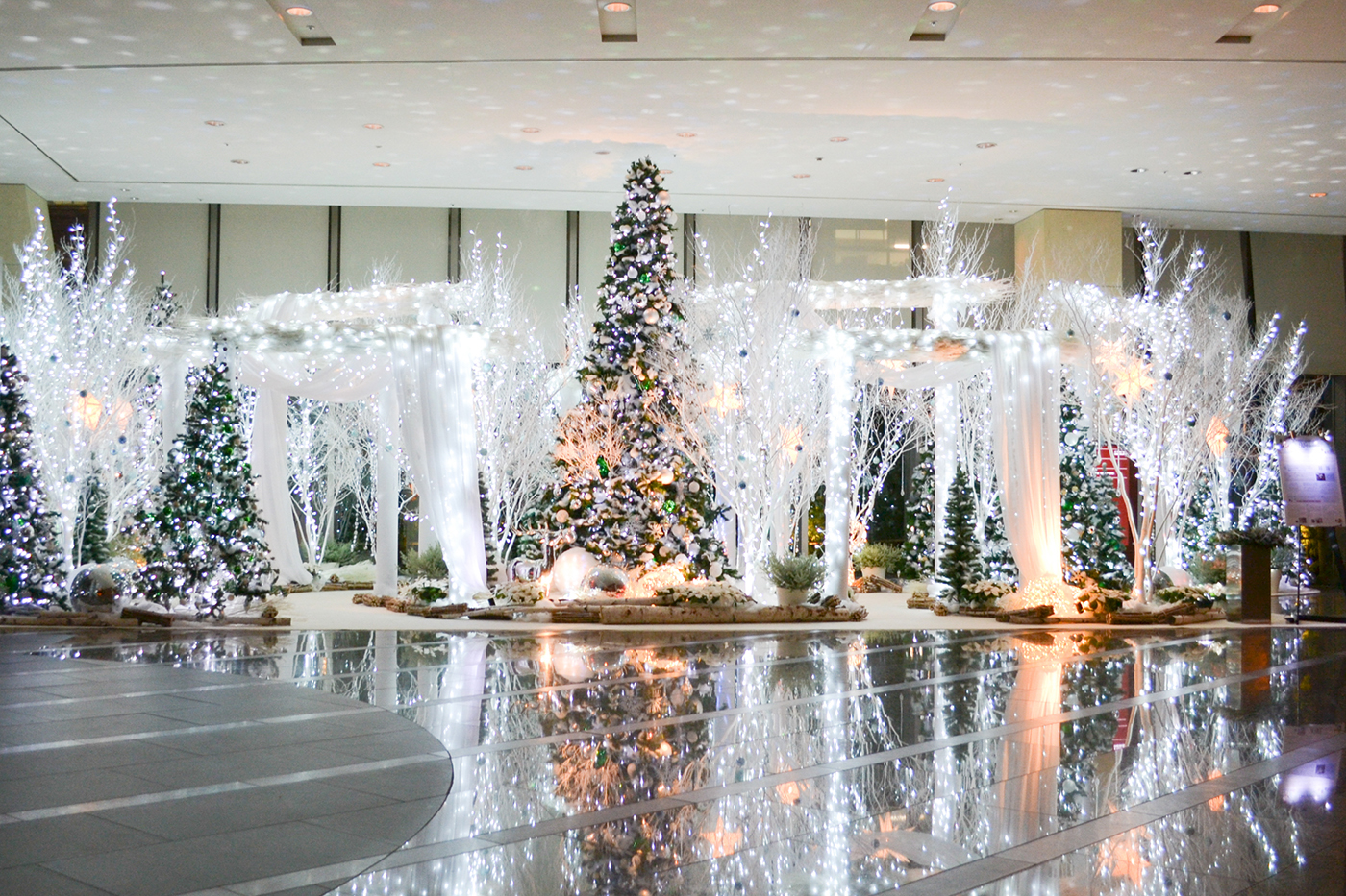 Grand Hyatt Tokyo Christmas Lobby 2020 1400A