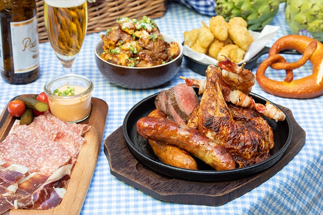 Oktoberfest The Oak Door meat plate 640