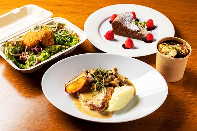The French Kitchen Takeout Set 640