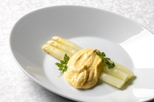 steamed french white asparagus 2024 640