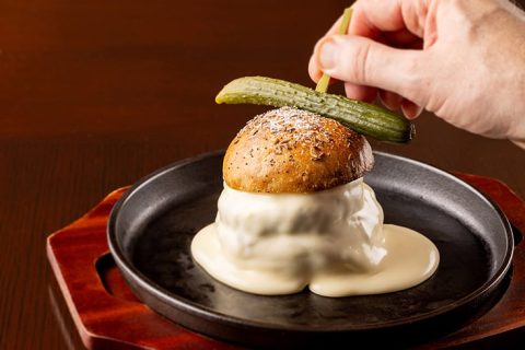 The Oak Door's White Fondue Burger eyecatch