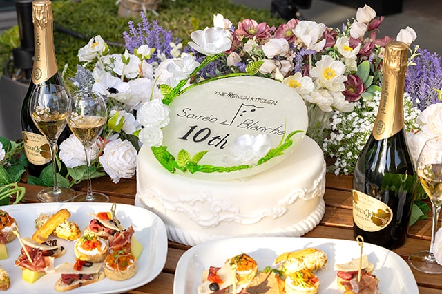 Soiree Blanche Cake 10th Anniversary 640