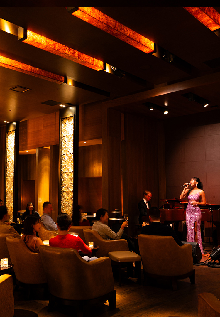 Maduro Main Image with guests PC