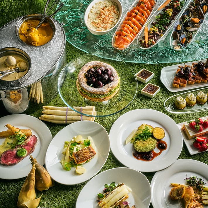 Seasonal Semi-buffet Dinner with Unlimited Appetizers and Desserts