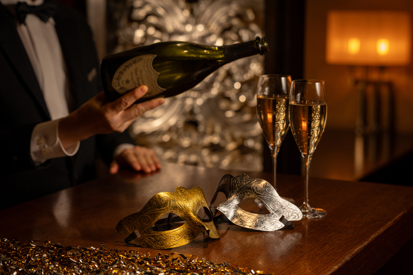 Champagne being poured Bar and Jazz Lounge Maduro Countdown Party 2026-2027 1400