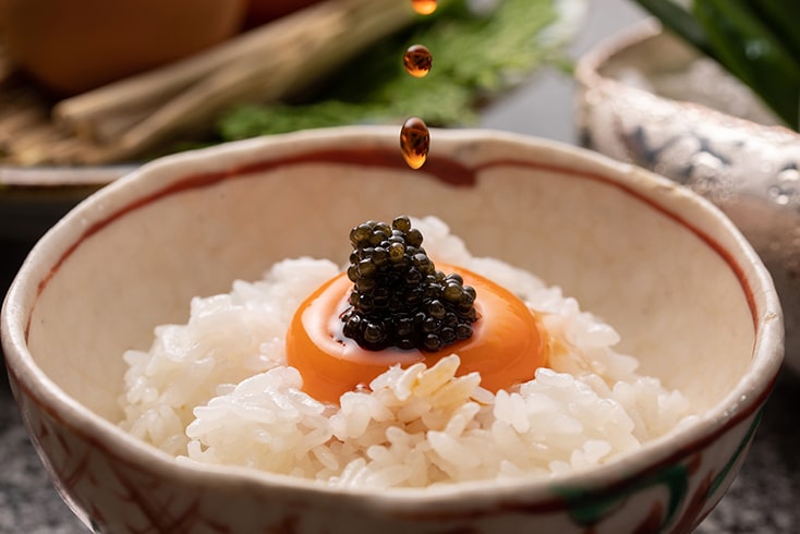 ラグジュアリーホテルの極上卵かけご飯 ～「旬房米」と「旬房オリジナルラベル 国産キャビア」でいただく”TKG”