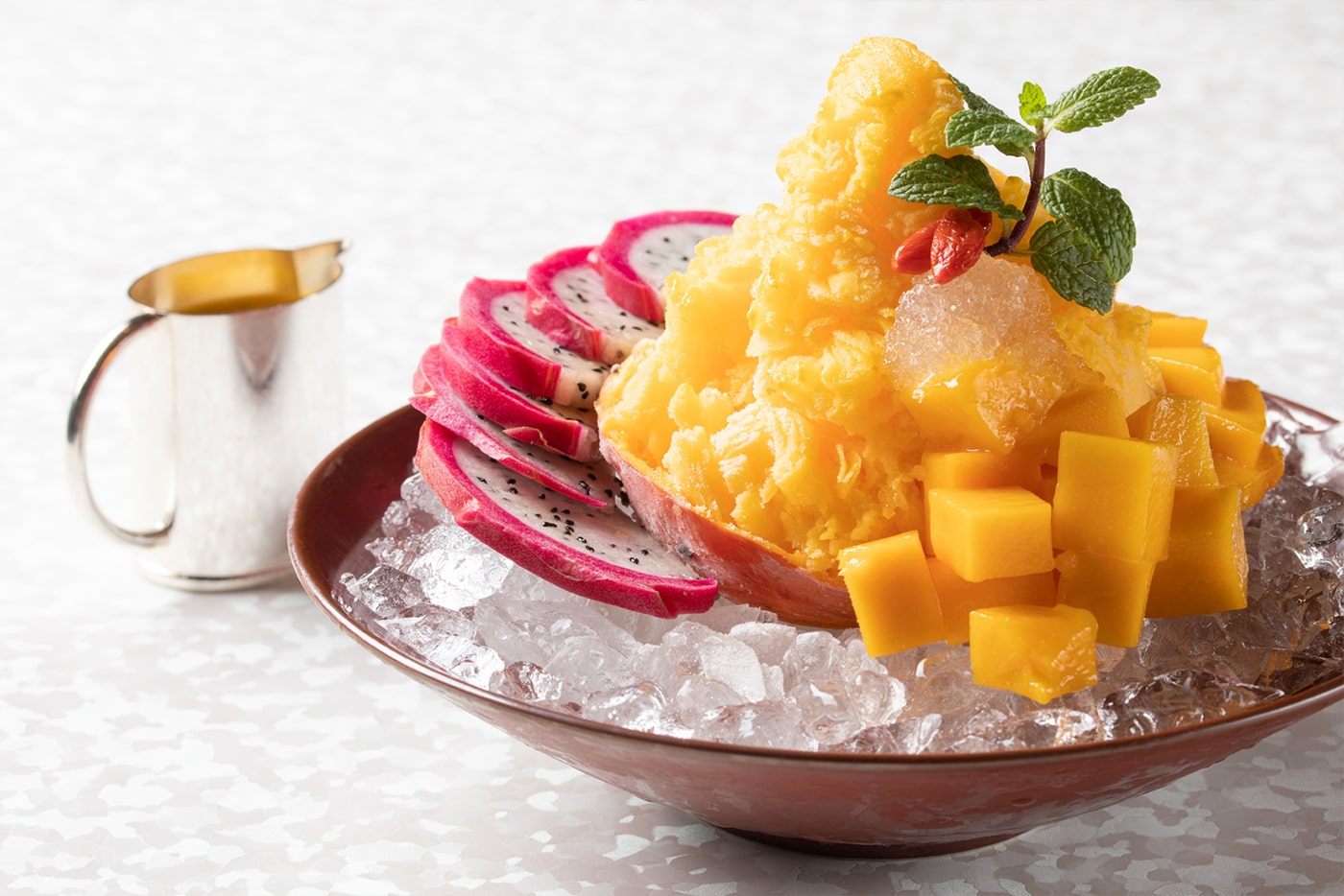 夏のひんやりスイーツ フルーツたっぷりマンゴーかき氷 六本木 チャイナルーム 夏のひんやりスイーツ フルーツたっぷりマンゴーかき氷 六本木 チャイナルーム