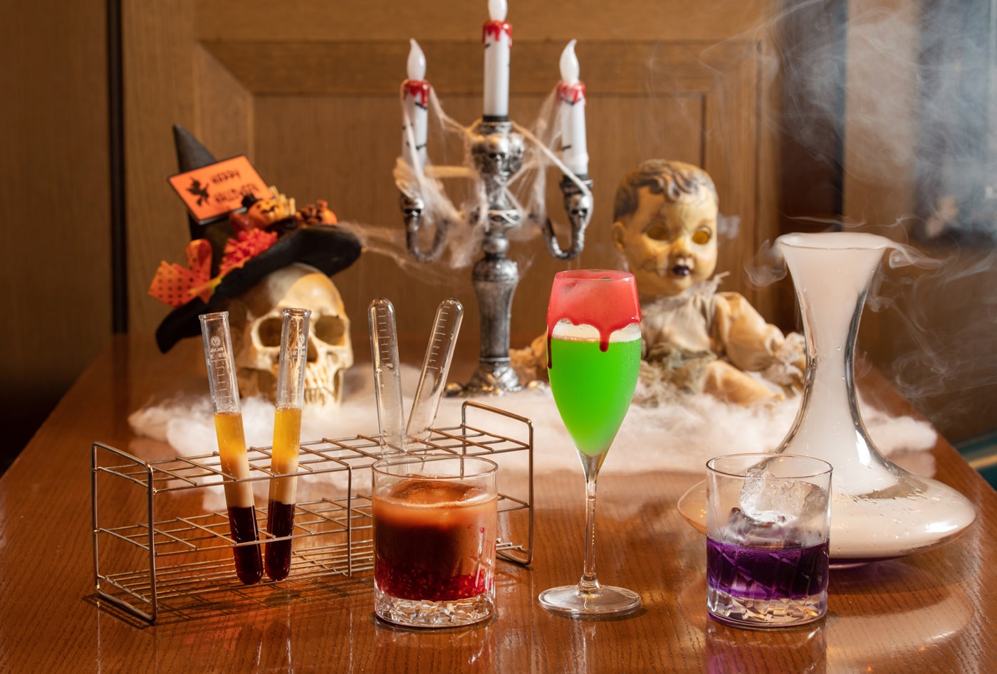 ユニークでホラーなハロウィン限定カクテル 六本木 オーク ドア バー