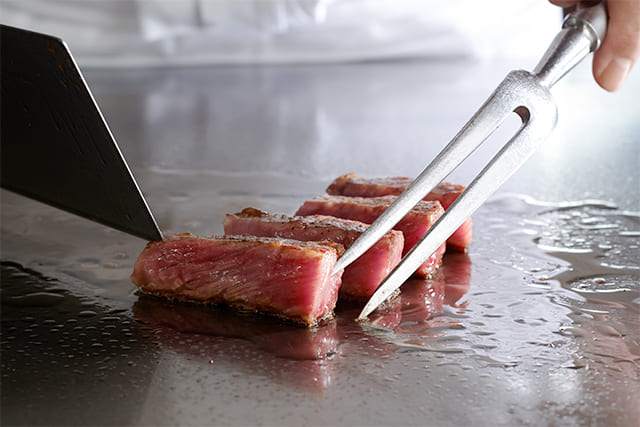 けやき坂 肉 鉄板 640