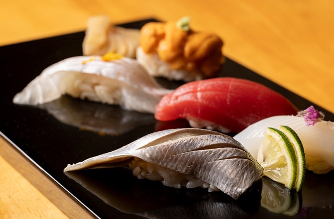 旬の味覚を楽しめる六緑の寿司メニュー