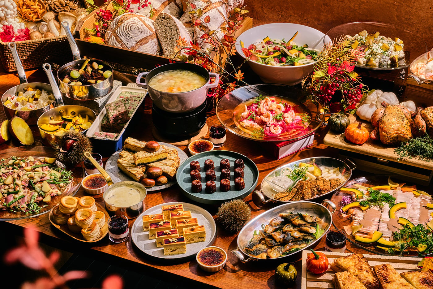 【ランチビュッフェ】約30種の季節のお料理とデザートをお好きなだけ！オンライン予約特典も