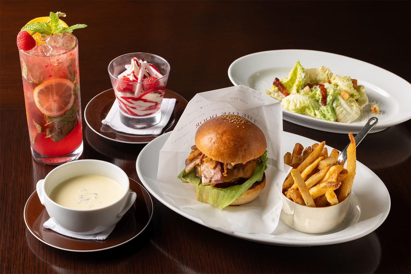 オーク ドア バーガー ～肉の旨味とオークの香ばしさを堪能