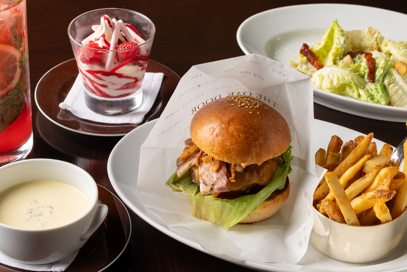 オーク ドア バーガー ～肉の旨味とオークの香ばしさを堪能