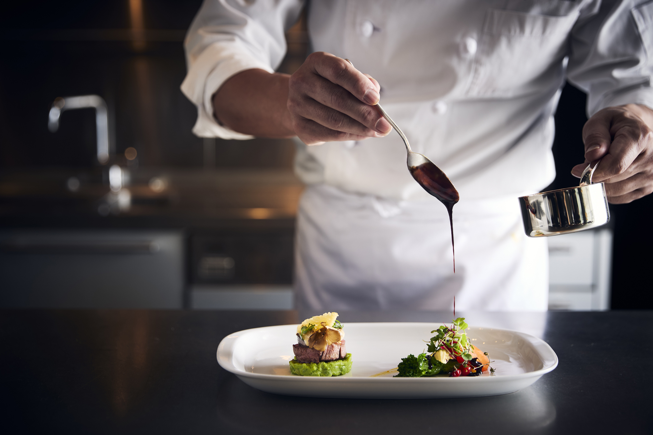 フレンチ キッチン店内写真 料理