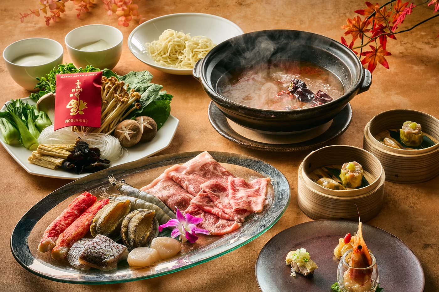 鮑を丸ごと一匹味わう、秋の滋養たっぷり火鍋