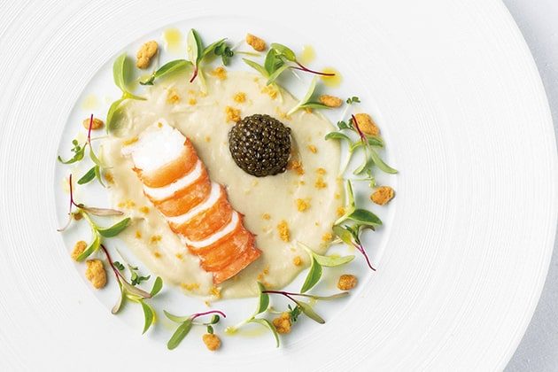 ヴォヤージュジャパニーズ 国産キャビア 伊勢海老 アンティチョークのピュレ ロブスタークランブル