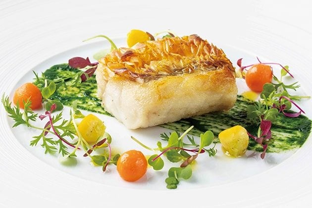 ウエディング お料理 ロマンス 甘鯛の松笠焼き クレソンと松の実のソース マイクロハーブ