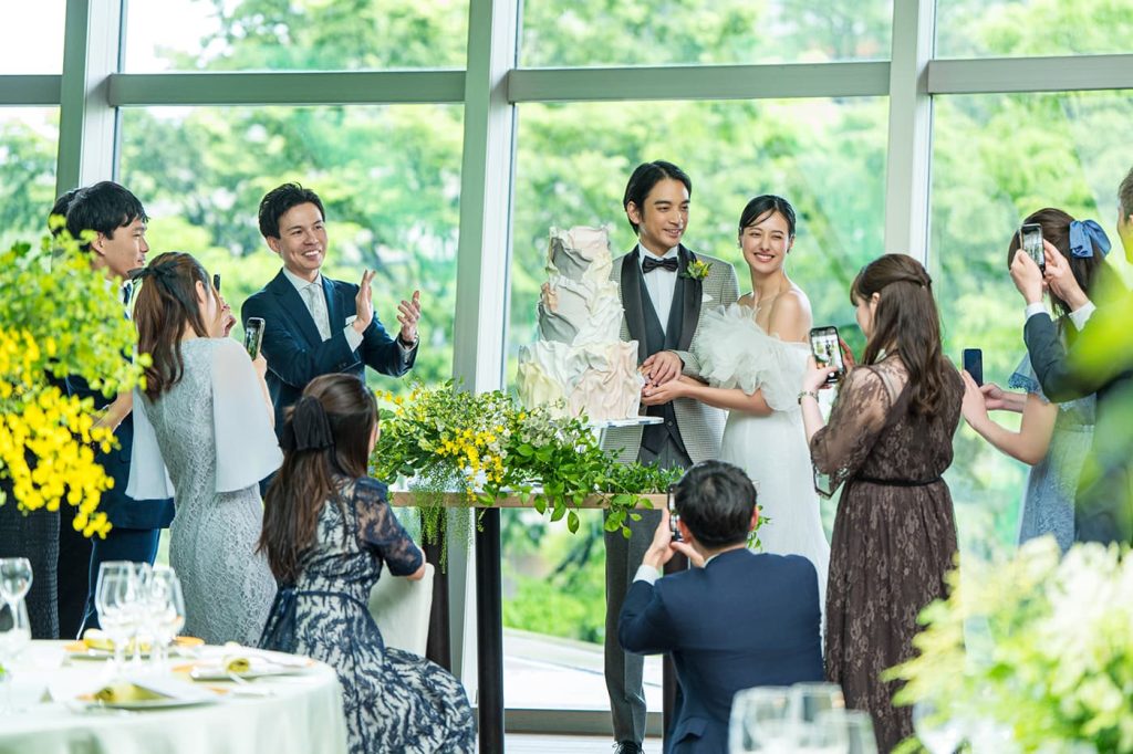 新郎新婦 ケーキカット