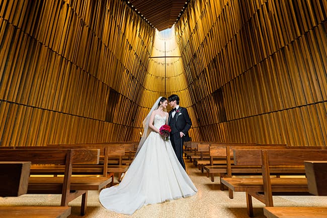 グランド ハイアット 東京 ウエディング グランドチャペル 新郎新婦 2025 アイキャッチ画像