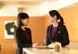 女性コンシェルジュ2名 new