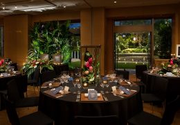 タイム ナイトウエディング 円卓テーブル コーディネート